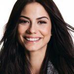 Demet Özdemir Age, Height, Weight, Net worth, Dating, Body sizes, Career, Bio & Facts.