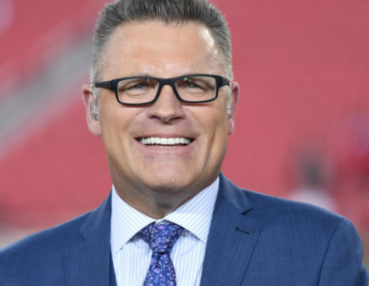Howie Long Age, Height, Weight, Wife, Net worth, Bio & Facts.